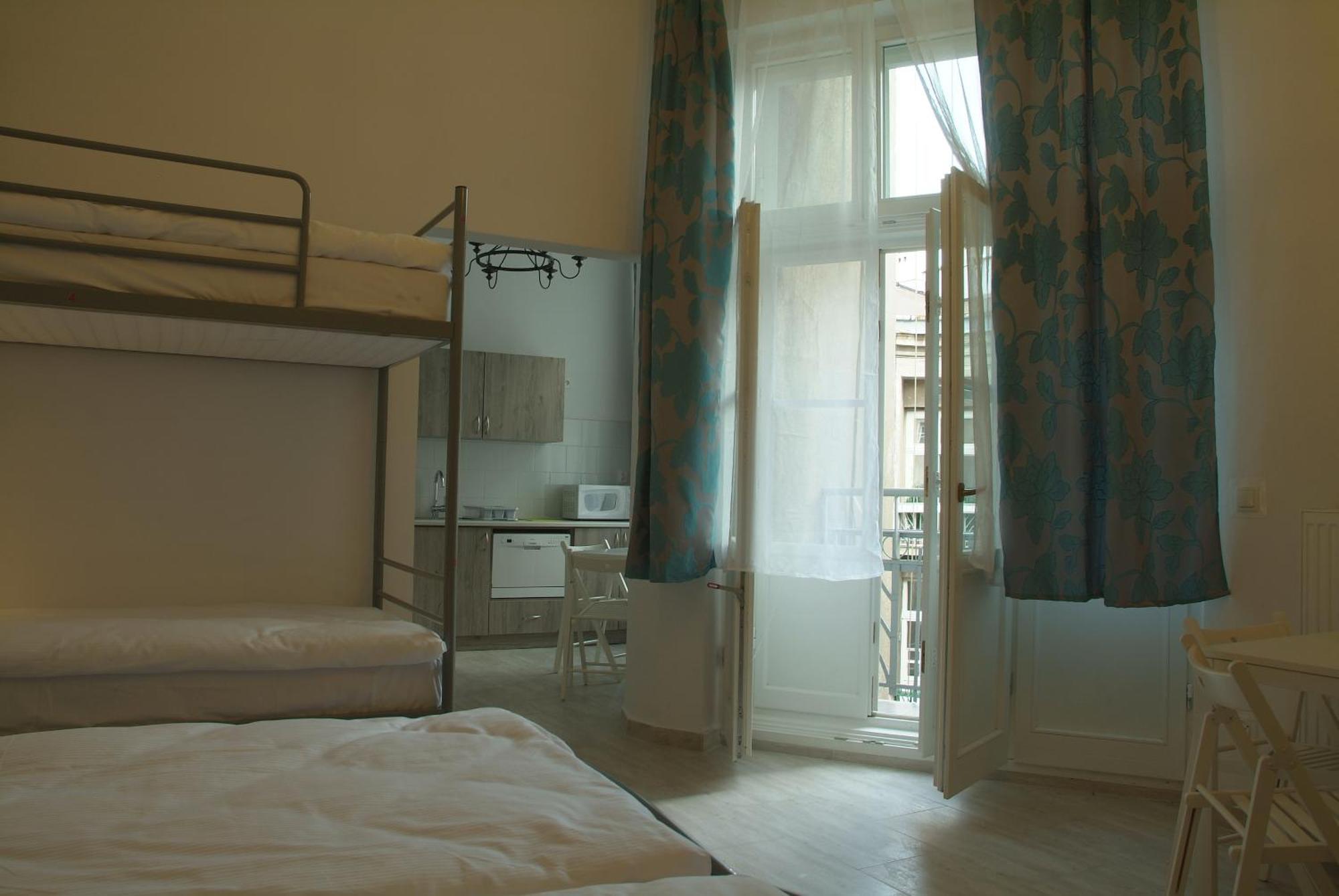 Hostel Lwowska 11 Varsovia Habitación foto