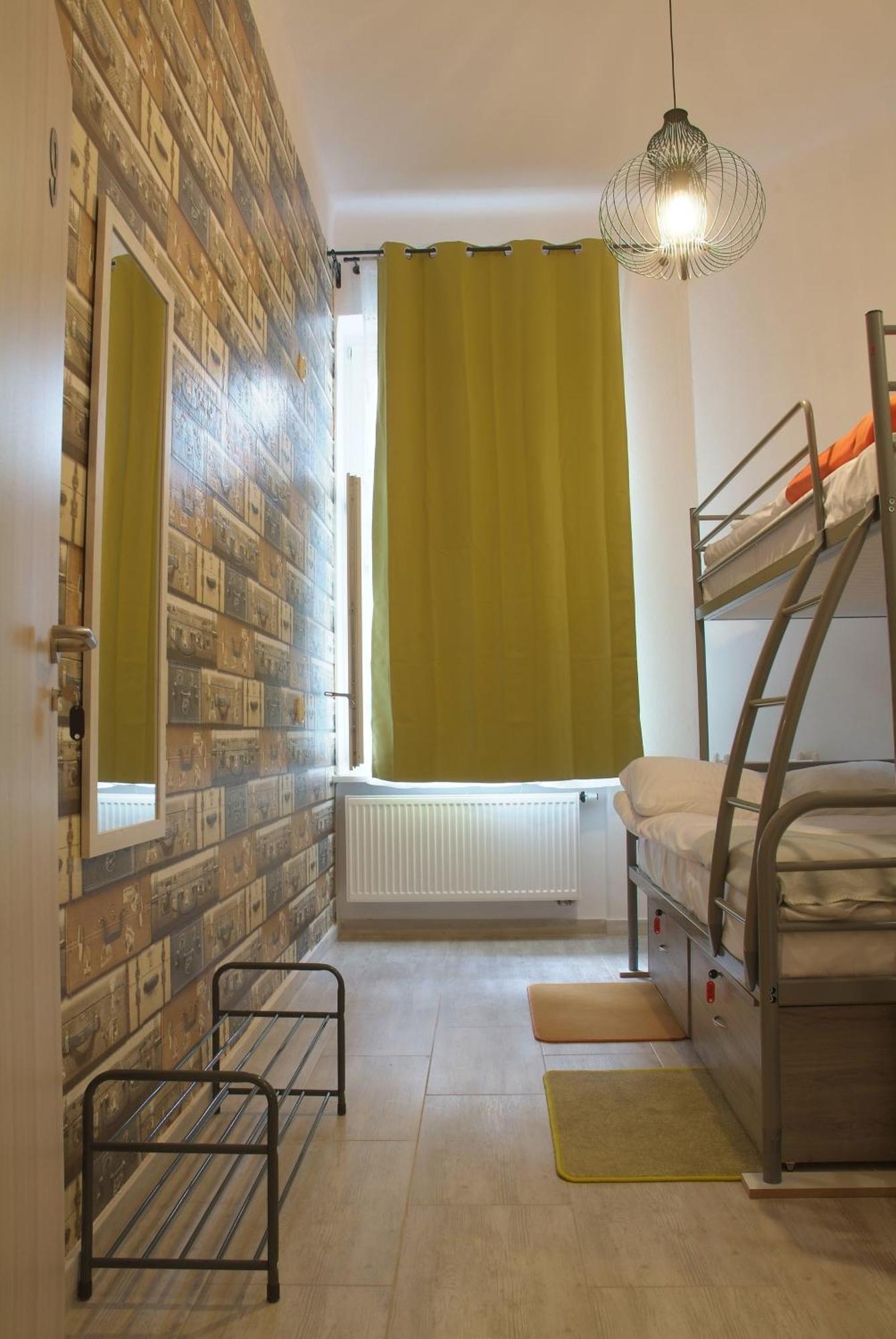 Hostel Lwowska 11 Varsovia Habitación foto